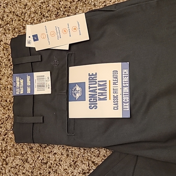 Dockers Lux Signature Classic pleated gray khakis - Picture 4 of 15